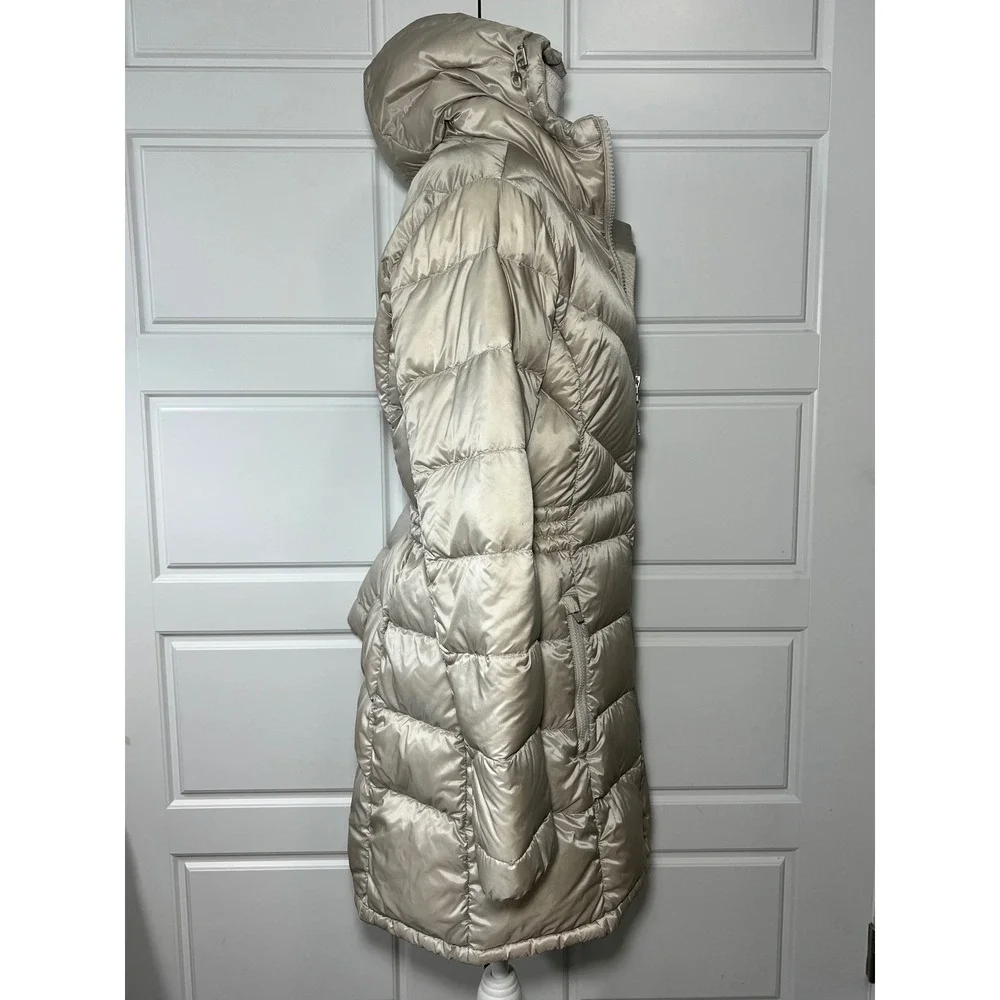 Athleta Light Weight Long‎ Hooded Puffer Coat Down Fill Shimmer Cream Chevron MD